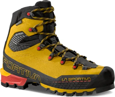 Bergschuh "Trango Alpine GTX" von La Sportiva in Gelb und Schwarz mit roter Schnürung und robustem Profil.
