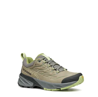 Rush 2 Pro GTX Fast Hiking Schuhe für Damen von Scarpa in beige mit grünen Akzenten und griffiger Sohle.