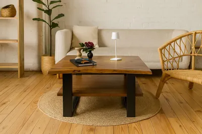Produktbild von Couchtisch Baumkante 90 x 90 cm Akazie massiv + nussbaumfarben schwarz PATRICK