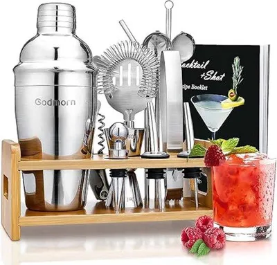 Produktbild von Famanu Cocktailset 15-teilig Edelstahl mit Bambusständer - Rezeptbuch - Messbecher und Bar-Löffel - 550 ml Geschenkset für Zuhause oder die Bar