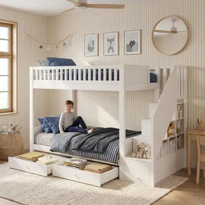 Produktbild von Kinder Etagenbett 90x200 aus Holz in Weiß mit Stauraumtreppe, 2 Bettkästen und Rausfallschutz für Kinderzimmer