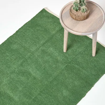 Obrázek produktu pro HOMESCAPES Olivově zelený žinylkový koberec s lemem v přírodní barvě ze 100% bavlny, 110 x 170 cm