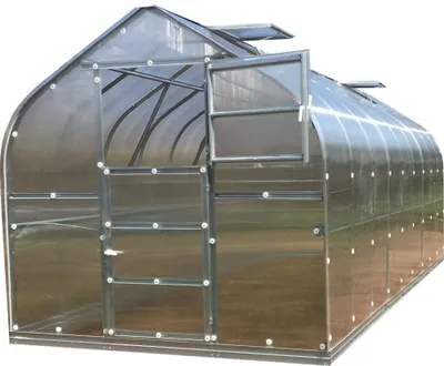 Immagine prodotto di Serra KLASIKA STANDART 25 (2,5 x 10 m) con fondamenta, policarbonato da 4 mm e botole sul tetto con apertura automatica.