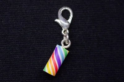Produktbild von Bonbon Charm Anhänger Bettelhänger Miniblings Zuckerstange bunt gestreift 10mm