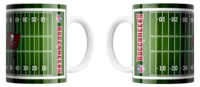 Produktbild von Tampa Bay Buccaneers Jumbo-Tasse „Field“ 450ml