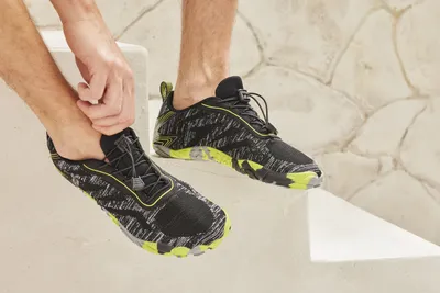 Produktbild von JOHN DEVIN Sneaker Freizeitschuh, Halbschuh, Turnschuh, Barfußschuh schwarz/gelb Größe 41