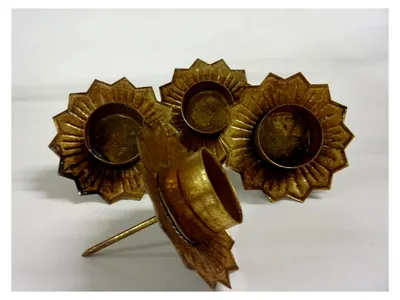 Produktbild von 4er Set Kerzenhalter für Adventskranz aus antikem Gold
