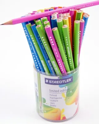 Zdjęcie produktu dla Ołówek trójkątny Staedtler 133S HB, 1 sztuka, kolor losowy