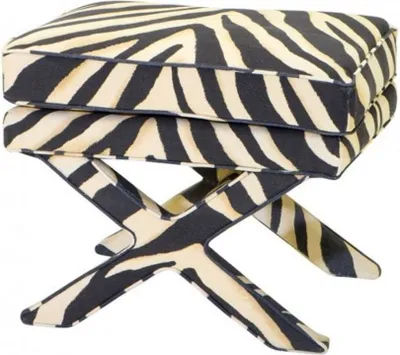 Produktbild von Casa Padrino Luxus Sitz Hocker Zebra 62 x 46 x H. 50 cm - Luxus Hocker