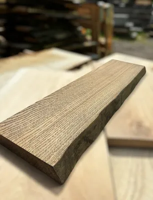 Obrázok produktu pre Masívna dubová polica s prírodným okrajom/stromovým okrajom 140x20x2,5cm, palisander, dubová polica, drevená nástenná polica s upevnením