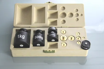 Produktbild von Gewichtssatz 2 kg in der Box (resyceltem Holz, Re-Wood®)
