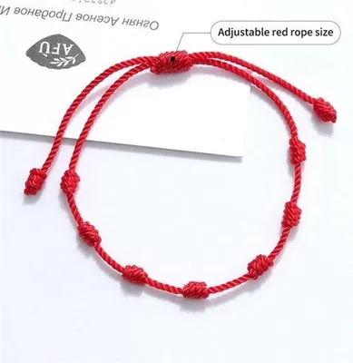 Image de Ensemble de bracelets rouges simples avec un bracelet porte-bonheur