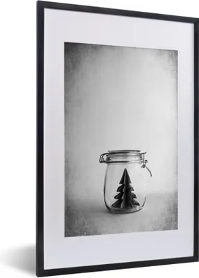 Produktbild von MuchoWow® Gerahmtes Poster Illustration - Weihnachtsbaum - Kunst - schwarz und weiß 40x60 cm - Poster mit Schwarzem Bilderrahmen Wandposter Rahmen Foto Bilder - Poster in Rahmen