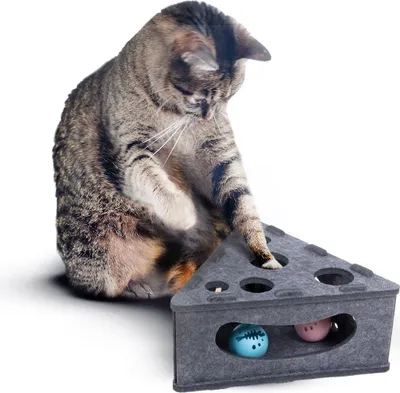 Produktbild von Filzspielzeug Käsekästchen Dreieck · Fangspielzeug für Katzen · grau · ca. 28 x 28 x 13 cm