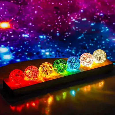 7 Kristallkugeln mit LED-Holzsockel, 40 mm, 7 Farben