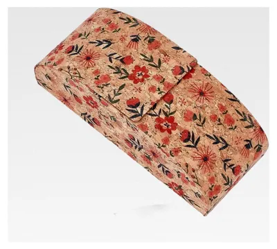 Produktbild von Hartschalen-Brillenetui aus Kunstleder für Sonnenbrillen, tragbarer Brillenhalter mit Retro-Blumenmuster, leicht mit Reinigungstuch, Geschenk für Damen und Herren, Reisegröße 15,5 x 6,1 x 5,5 cm