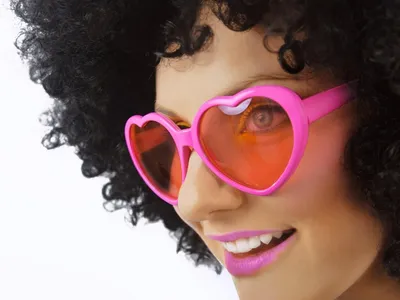 Image de Lunettes de soleil coeur plastique 14x13x6cm rose