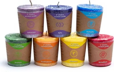 Obrázok produktu pre Čakry Votívne aromatické sviečky 7 X v darčekovom balení - 4,5 x 4 cm balenie 4 ks