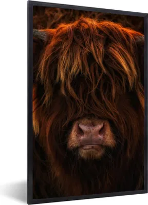 Produktbild von MuchoWow® Gerahmtes Poster Schottischer Highlander - Kuh - Schwarz - Porträt 60x90 cm - Poster mit Schwarzem Bilderrahmen Wandposter Rahmen Foto Bilder - Kunst