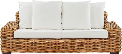 BELIANI Sofa ogrodowa naturalna rattanowa 3-osobowa kanapa z białymi poduszkami naturalna plecionka styl boho tradycyjny do salonu ogrodu