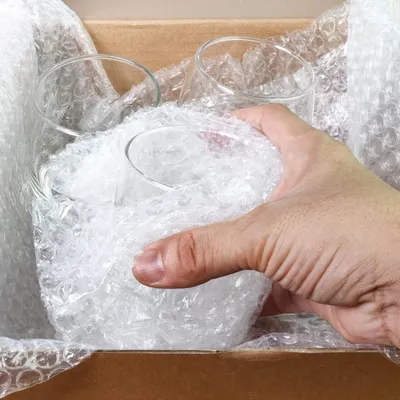Produktbild von Recycelte Noppenfolie - Luftkissenfolie für Verpackung und Umzüge - 50 cm x 10 m (2 Rollen)