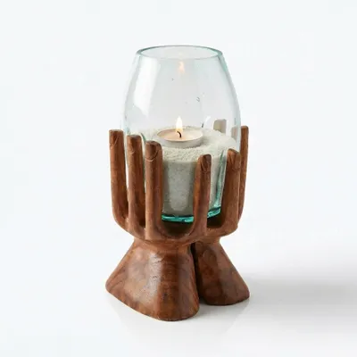 Produktbild von Windlicht Holzhand aus Suarholz mit Glasgefäß aus recyceltem Glas, Teelichthalter 30×15×15 cm