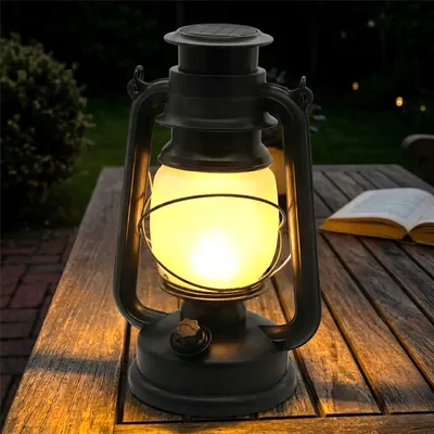 Produktbild von Solar Vintage Sturmlaterne schwarz zum Hängen oder Stellen - 24 x 15 cm - Retro LED Laterne in Petroleumlampe Design