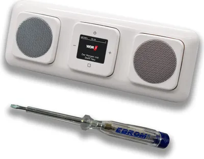 Produktbild von Busch Jäger DAB+ Unterputz UP Radio 8215U-101 Reflex SI alpinweiß glänzend, Komplett-Set, Radioeinheit 8215 U – 101, 3fach Rahmen mit 2 x Lautsprecher inkl. EBROM Phasenprüfer zur Montage der Geräte