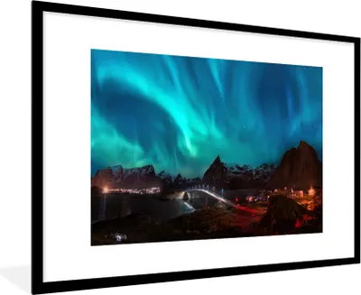 Produktbild von MuchoWow® MuchoWow® Gerahmtes Poster Nordlichter - Berg - Haus 90x60 cm - Poster mit zchwarzem Bilderrahmen - Wanddekoration - Fotos