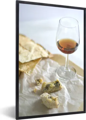 Produktbild von MuchoWow® MuchoWow® Gerahmtes Poster Ein köstliches Glas Portwein und etwas Käse 40x60 cm - Poster mit zchwarzem Bilderrahmen - Papierdruck - Wandbilder