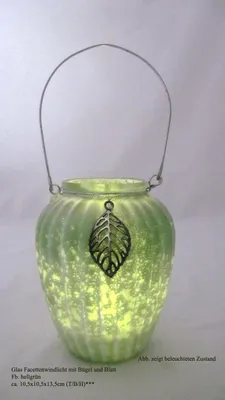 Produktbild von Glas Facettenwindlicht mit Blatt hellgrün ca. 10,5x10,5x13,5cm (T/B/H)