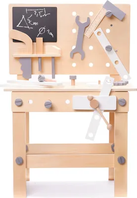 Produktbild von Werkstatt mit Werkzeugen, Holz auf dem Tisch, DIY-Kit