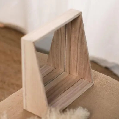 Image de Miroir cosmétique dans un cadre en bois, 32 x 26 cm