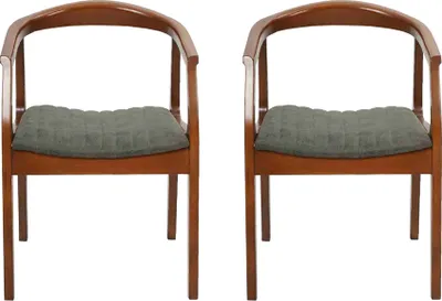 Productafbeelding van Bruine designstoelen, geschikt voor woonkamer of eetkamer, van hout. Set van 2 stoelen met armleuningen, bekleed met stof