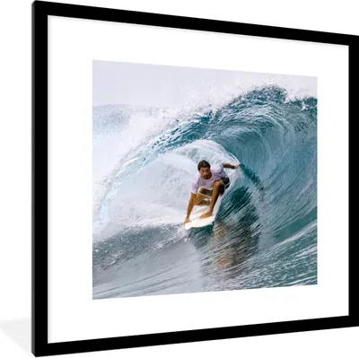 Produktbild von MuchoWow® Gerahmtes Poster Surfender Mann 40x40 cm - Poster mit Schwarzem Bilderrahmen Wandposter Rahmen Foto Bilder - Poster - Plakat im Rahmen