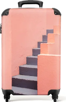 Produktbild von NoBoringSuitcases.com® Kufry Příruční kufr na kolečkách Malý cestovní kufr na kolečkách se 4 kolečky - Schody - Architektonický - Růžový - Pastelový - Příruční velikost < 55x40x23 cm a 55x40x20 cm - Foto kufr - Příruční kufr - Palubní zavazadlo Příruční kufr 55x35x20 cm, 36L,