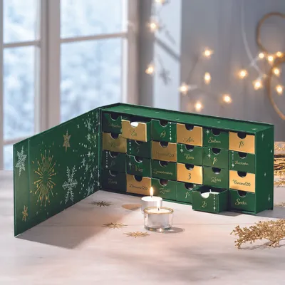 Produktbild von BRAST Adventskalender | Kerzen Glückslicht | 24 Botschafts-Teelichter | inklusive Teelichthalter aus Glas | Brenndauer bis zu 8 Stunden