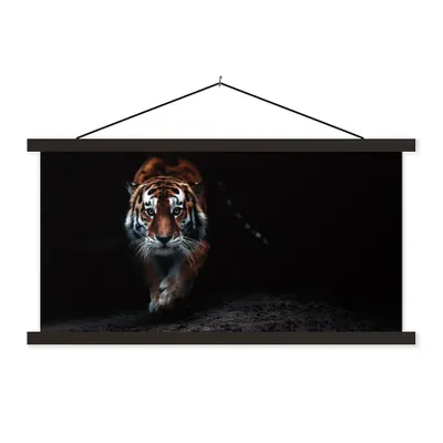 Produktbild von MuchoWow® Textilposter Tiere - Tiger - Schwarz - Wild - Porträt 60x30 cm mit schwarzem Rahmen - Textilien