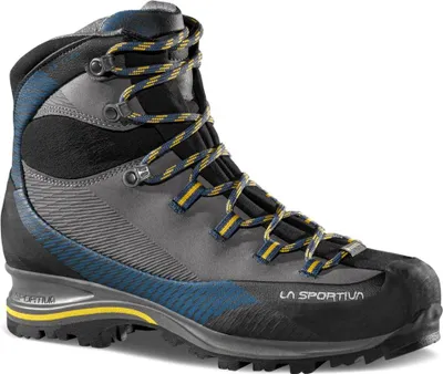 Grauer und schwarzer La Sportiva Trango Trk Leather GTX Schuh mit blauen und gelben Akzenten und Schnürsenkeln