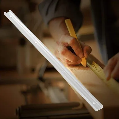 Zdjęcie produktu dla Profil aluminiowy Verstekrail o długości 1000/1200 mm - z rowkiem T - wykonany z aluminium - anodowany - odporny na ścieranie - idealny do obróbki drewna - szyna z rowkiem