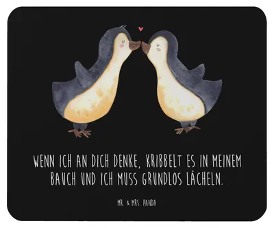 Produktbild von Mr. & Mrs. Panda Mauspad Pinguine Kuss - Schwarz - Geschenk, computer, für Freundin, Freund, Jahrestag, laptop, pc mausunterlage, Mousepad, Valentinstag, Frauen