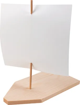 Produktbild von 6 Stück Bastel-Segelboote aus Holz mit 12 Papiersegeln zum Verzieren und Spielen