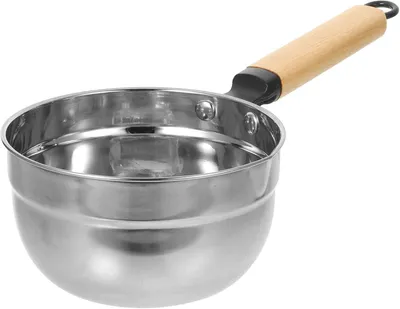 Produktbild von Wasserschöpfkelle aus Edelstahl mit robustem Holzstiel und Ausgießer für Küche und Garten