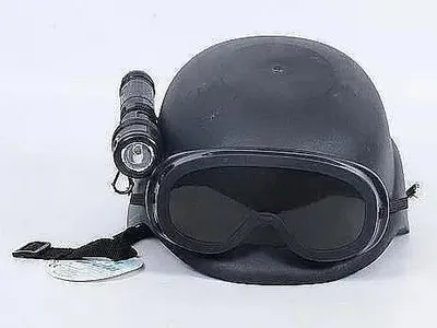 Immagine prodotto di Casco da polizia con torcia - ADAR