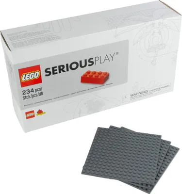 Immagine prodotto di Set iniziale LEGO® SERIOUS PLAY con 3 tavole da costruzione 16x16 grigio scuro (237 pezzi) - Il set ideale per laboratori creativi, team building e risoluzione di problemi sostenibili