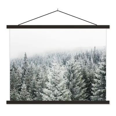 Produktbild von MuchoWow® Textilposter Wald - Schnee - Winter - Jahreszeiten - Tannenbaum 120x90 cm mit schwarzem Rahmen - Aufhänger für Poster