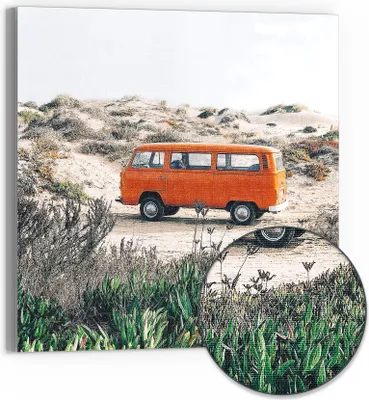 Produktbild von DEQORI Hybrid Leinwand Bild 30x30 cm 'Küstenabenteuer im VW' Wandbild Glas flach modern