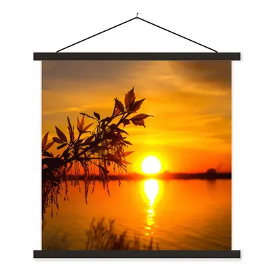 Produktbild von MuchoWow® Textilposter Sonnenuntergang - Wasser - Pflanzen - Orange 60x60 cm mit schwarzem Rahmen - Posteraufhänger