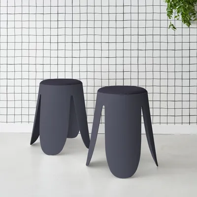 Produktbild von sweeek - 2er Set stapelbare Hocker, strukturierter Bouclébezug - Marineblau