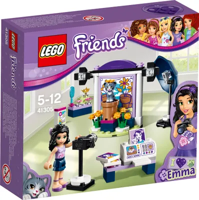 Produktbild von LEGO Friends Spielzeugset 41305 Emmas Fotostudio mit Emma & Chico Figuren, Kamera & Studio-Zubehör; Hintergrund 7x9x4cm; Schreibtisch 3x4x1cm; Fellpflegestation 4x2x1cm; für Kinder 5-12 Jahre
